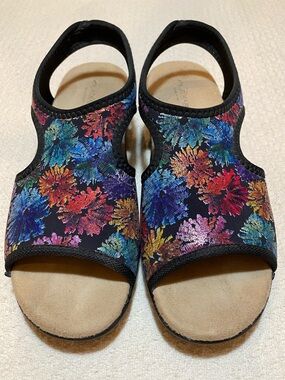Flexus by Spring Step Women's Floral Comfort Sandals - Black Multicolor
